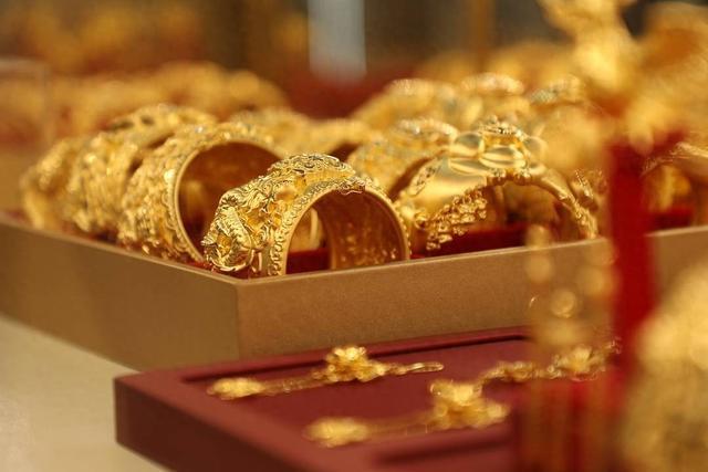 10家险企试点投资黄金业务 专家：短期对金价影响有限丨封面财经